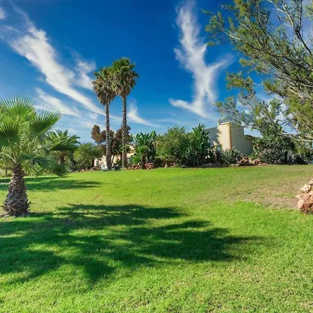 Quinta Amoreira - Refugio Adultos Farm stay *